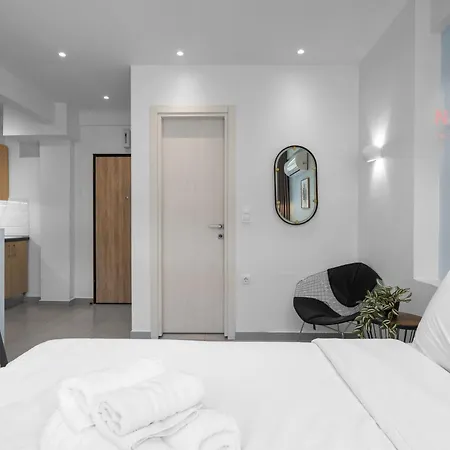 Yellow Door, Nilie Hospitality Mgmt Θεσσαλονίκη